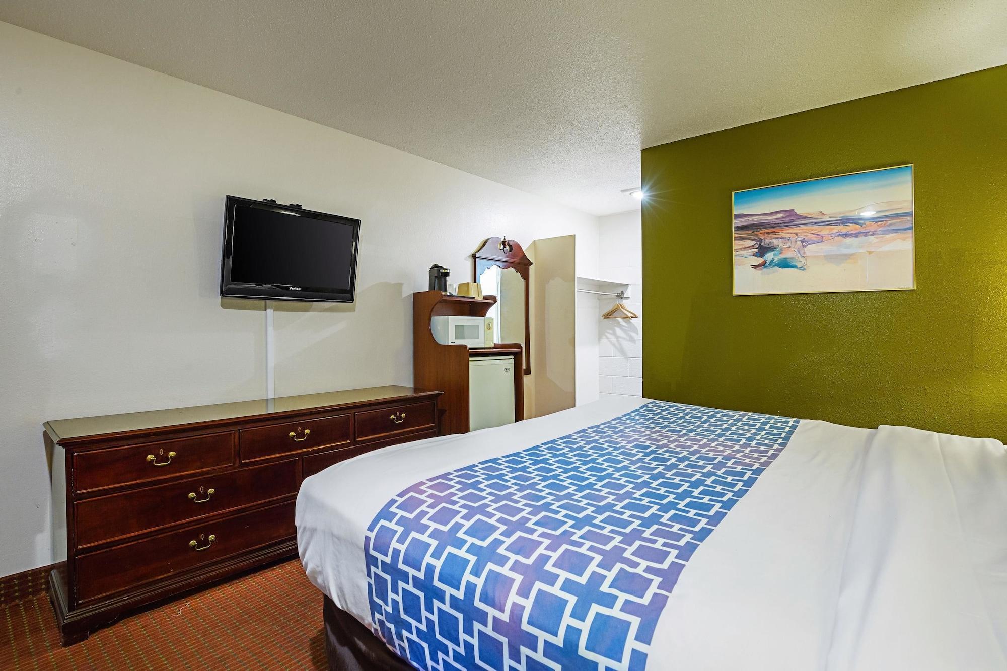 Hotel Rodeway Cedar 2*