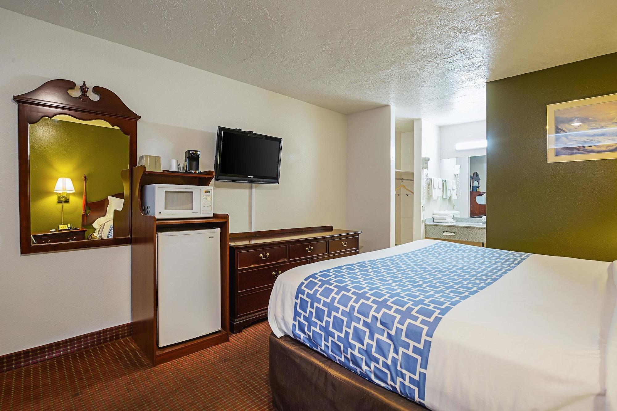 Hotel Rodeway Cedar 2*