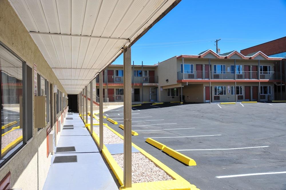 Rodeway Cedar 2* Cedar City