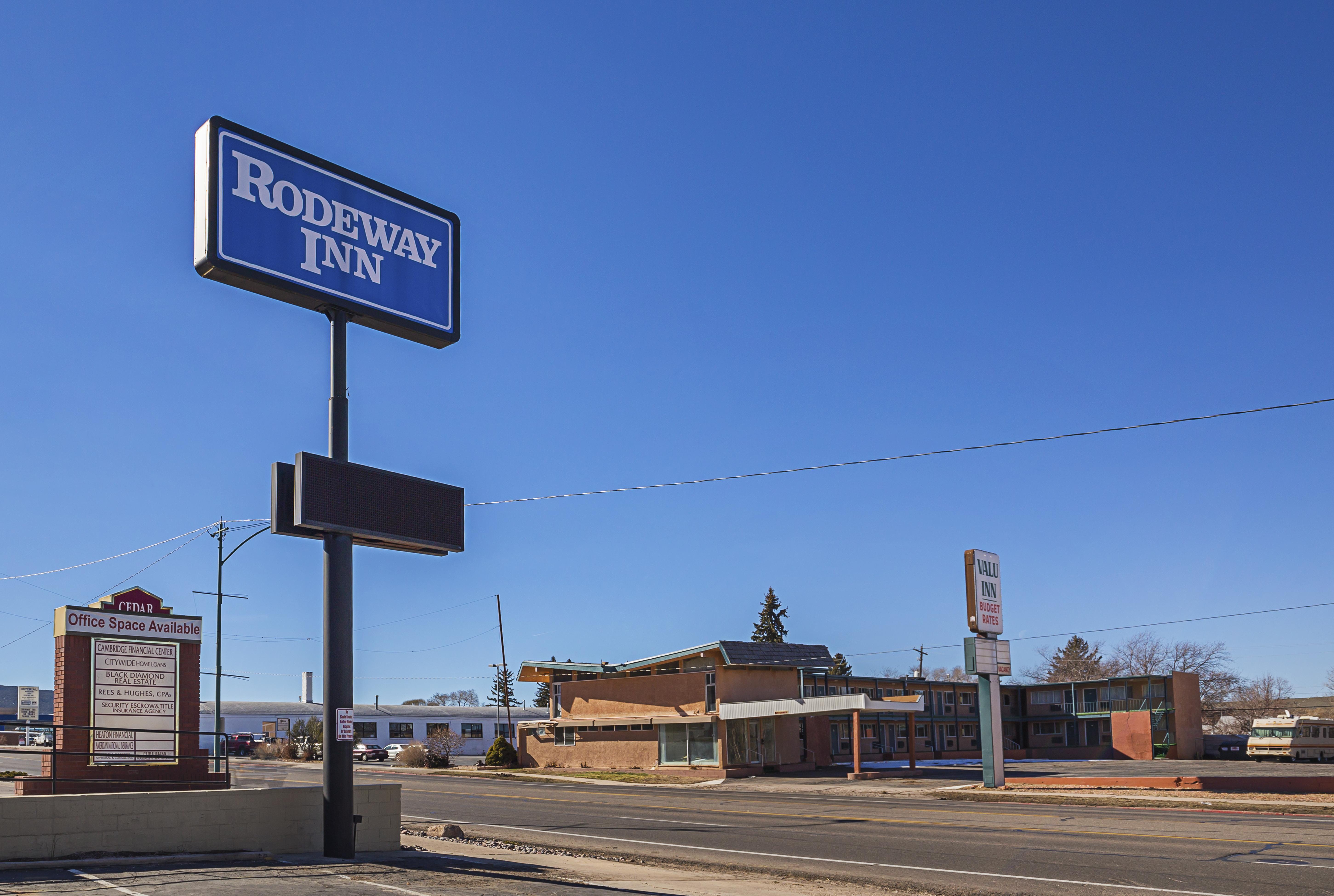 Hotel Rodeway Cedar