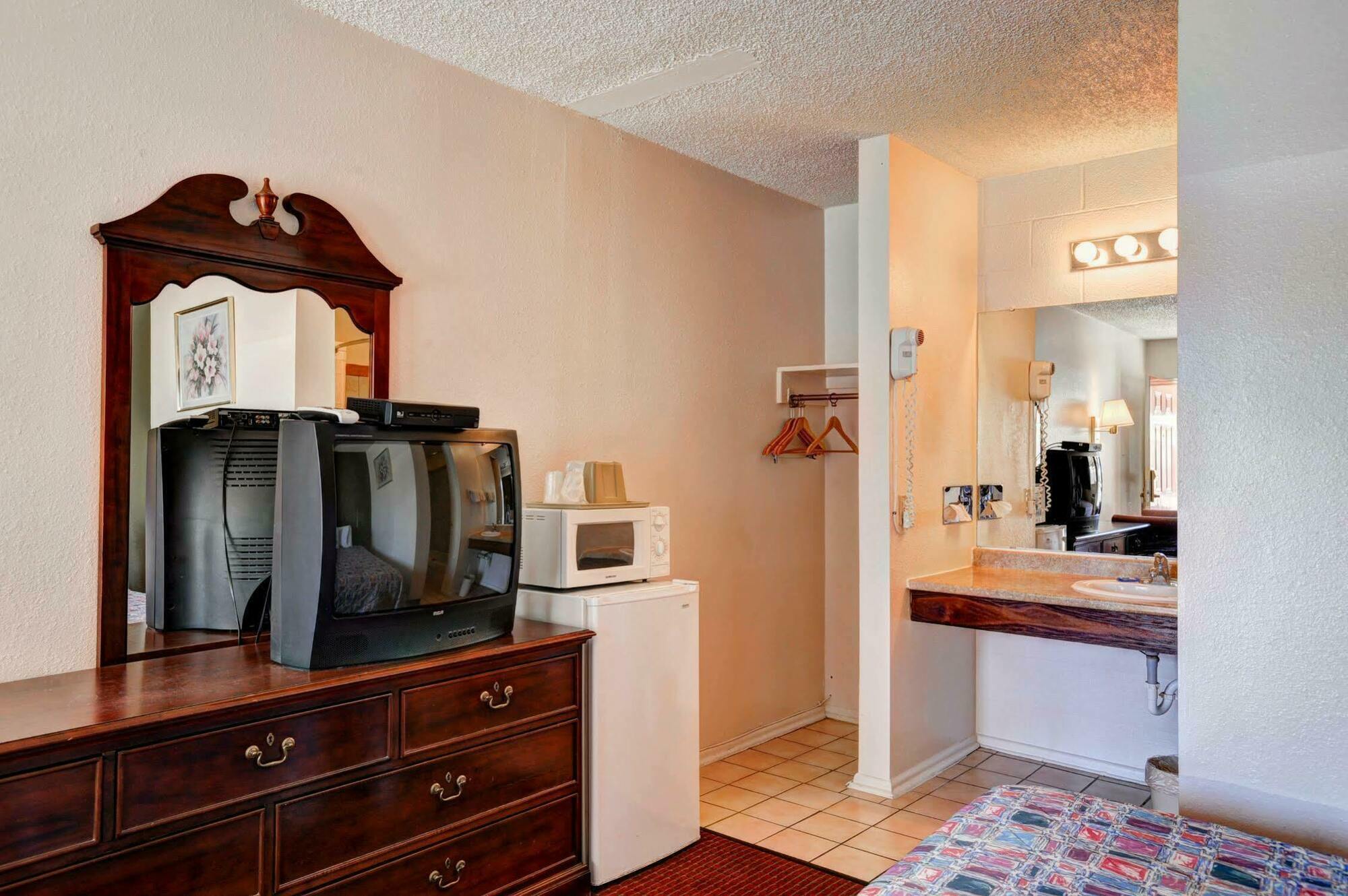 Rodeway Cedar Hotel Cedar City