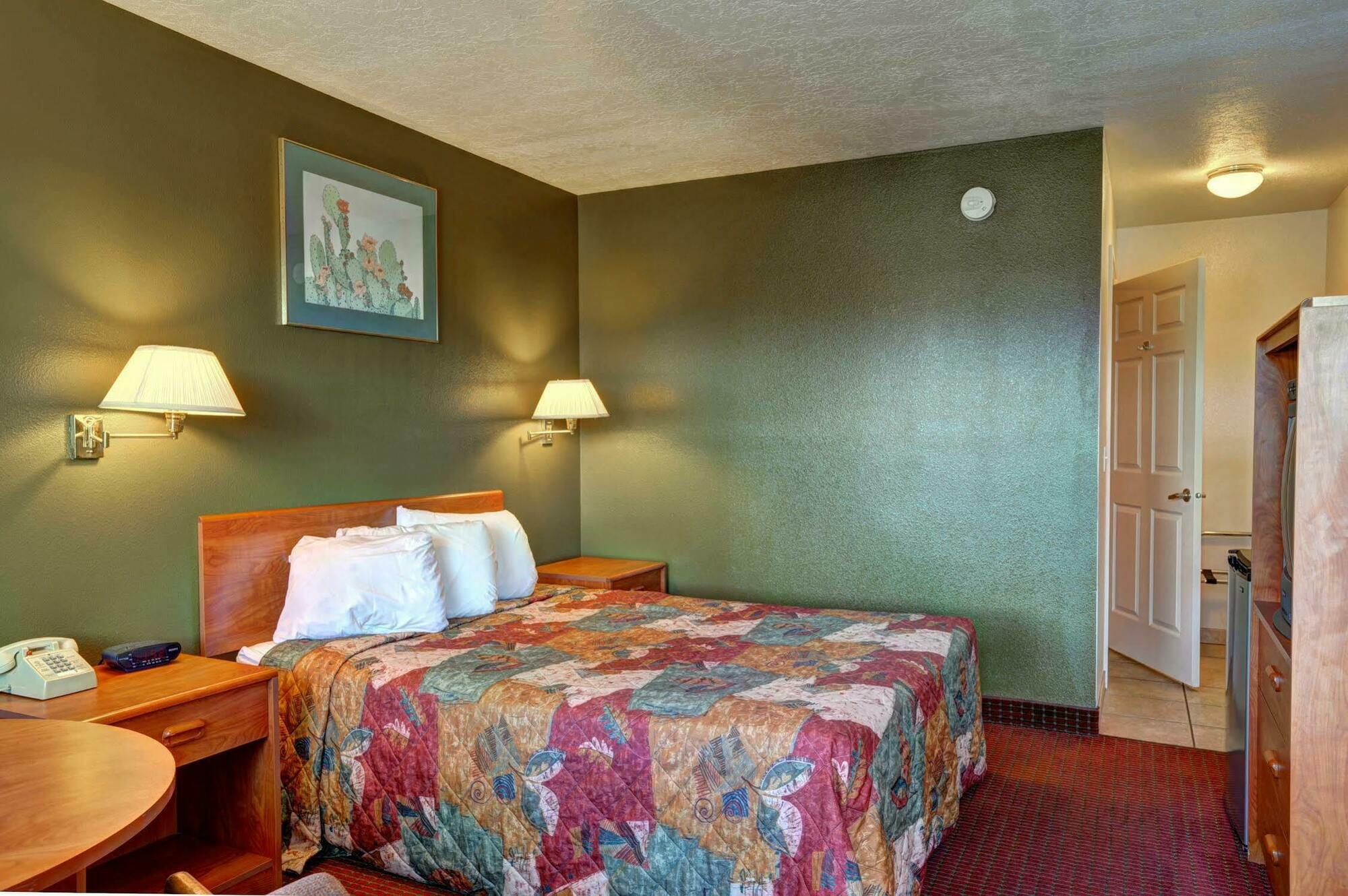 Rodeway Cedar 2* Cedar City