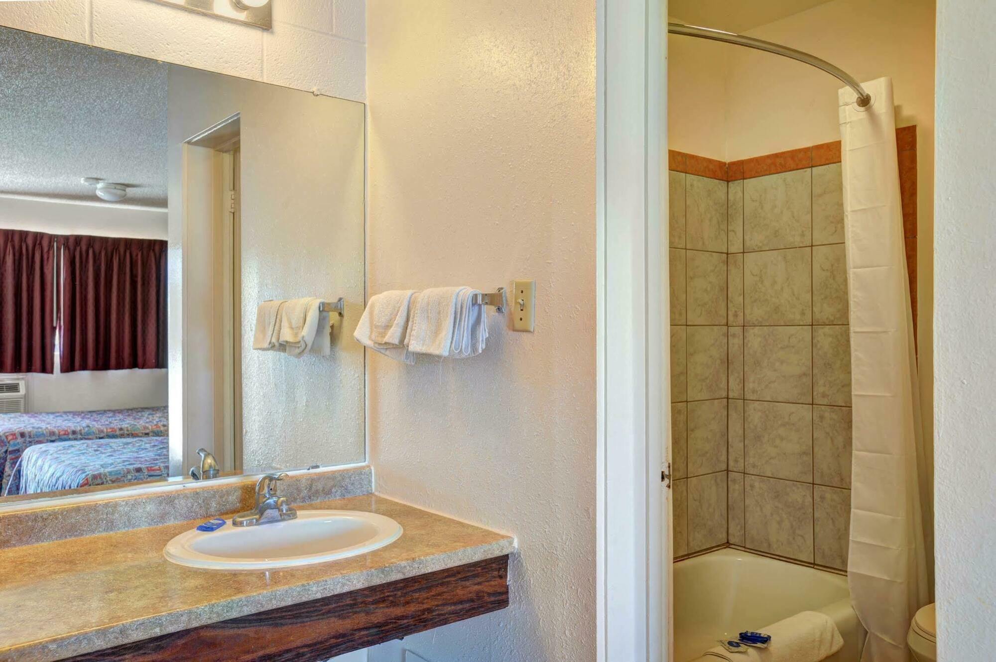 Rodeway Cedar 2* Cedar City